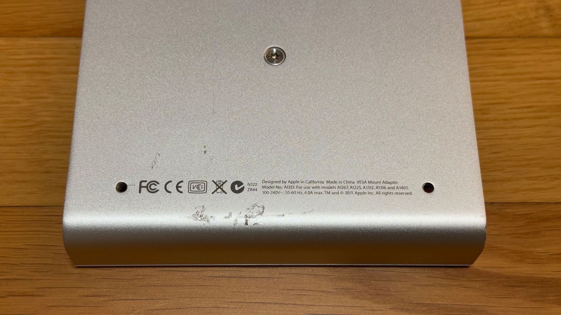 Apple Unità & Adattatore: Apple iMac VESA Halterung Adapter – Usato da St. Gallen venduto da raphael.daehler 4