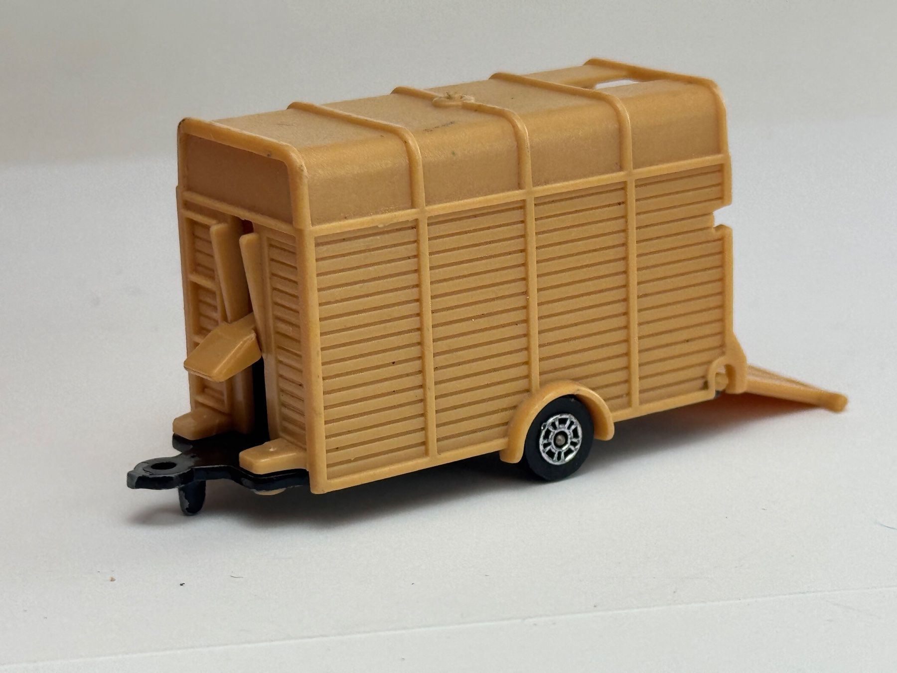 Corgi Toys Modellini d'auto: GB3- Corgi Pferdeanhänger – Usato da Elm venduto da Wikmtz