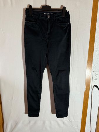 Schwarze Hose von Orsay ca Gr. 38