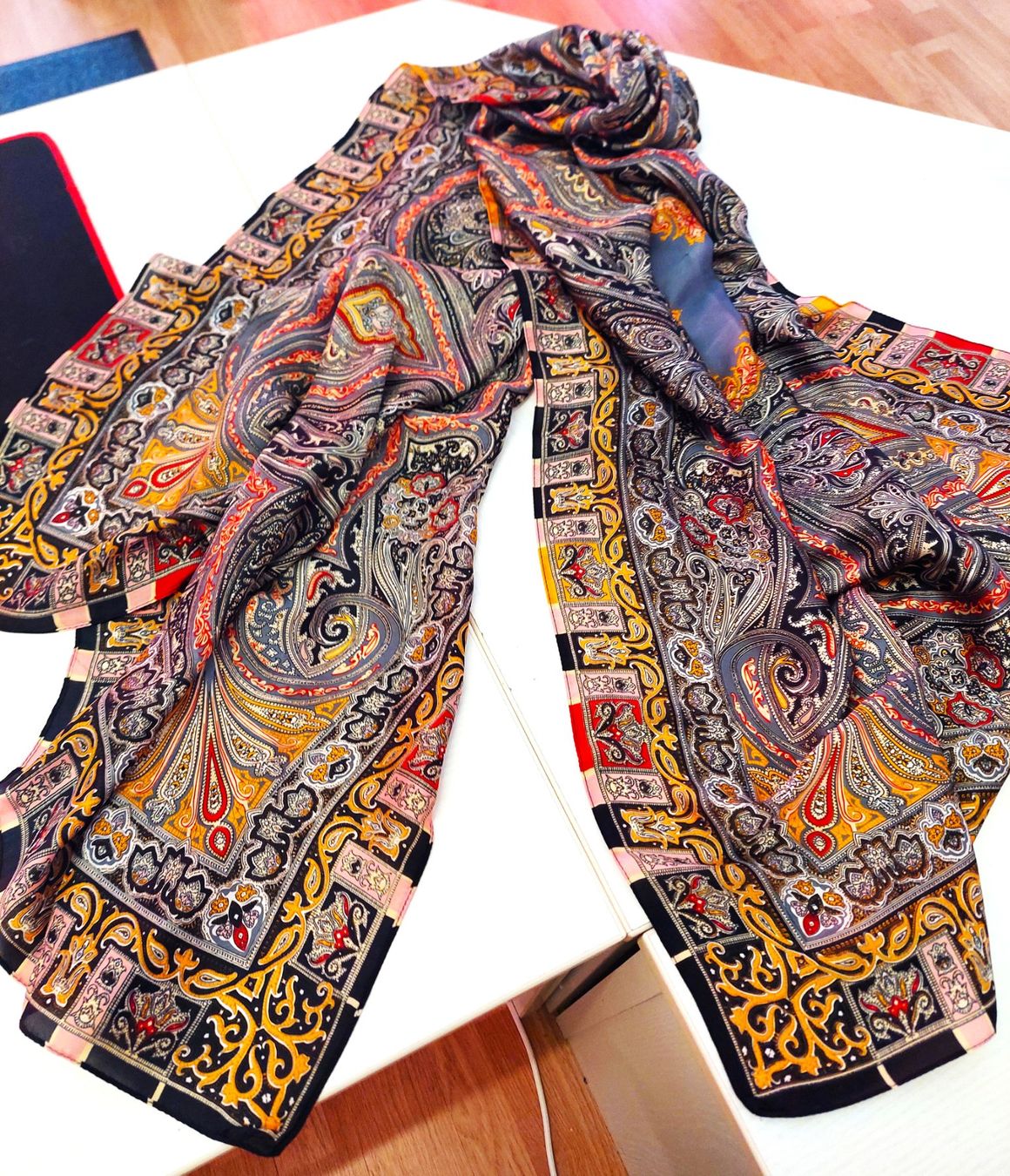 Foulard & Sciarpe: Schal/Pareo – Nuovo (secondo la descrizione) da Sachseln venduto da Blauseidina