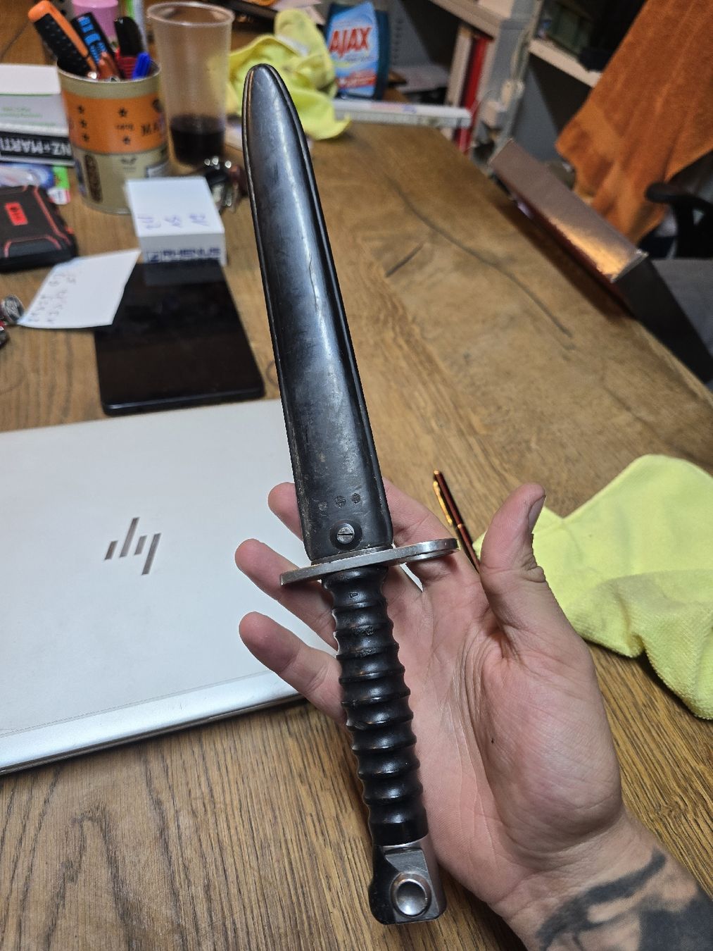 Schweizer Armee Armi bianche: Schweizer Bajonett Modell 57 mit Scheide gebraucht (3) – Usato da Rorschach venduto da TimelessTrading 3