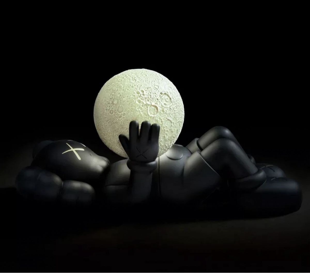Statuette: Kaws holiday Shanghai (black) – Nuovo e nell'imballaggio originale da Lausanne venduto da Tintin032 3