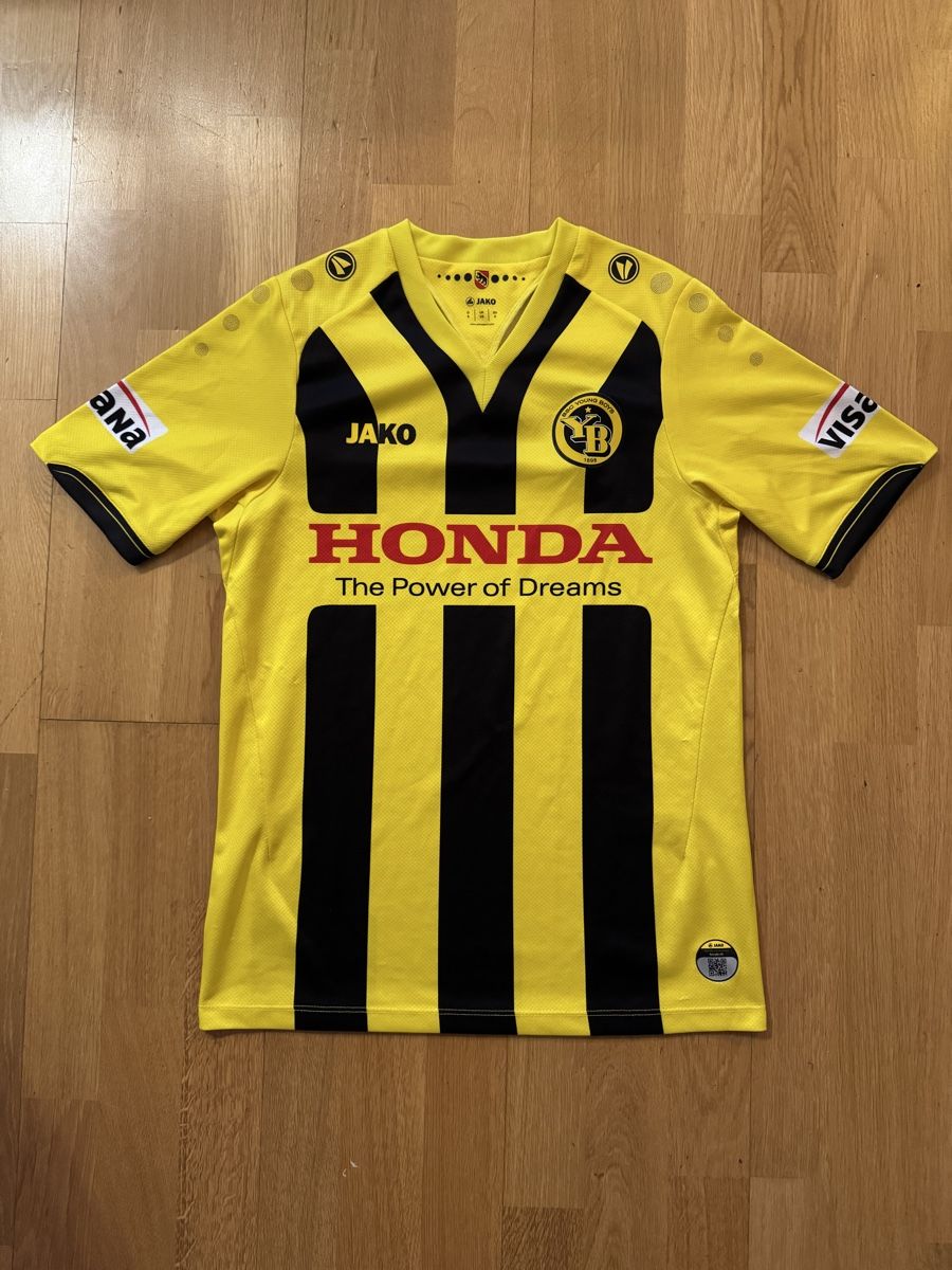 Jako Canottiere & Pantaloni: Originales YB Trikot 14/15, Grösse S – Usato da Stettlen venduto da DieTaube2.0