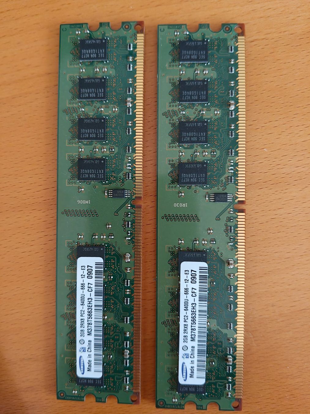Samsung Mémoires / RAM: 2x2GB RAM Speicher / Samsung  DDR2 – D'occasion à Muttenz par IkaSul