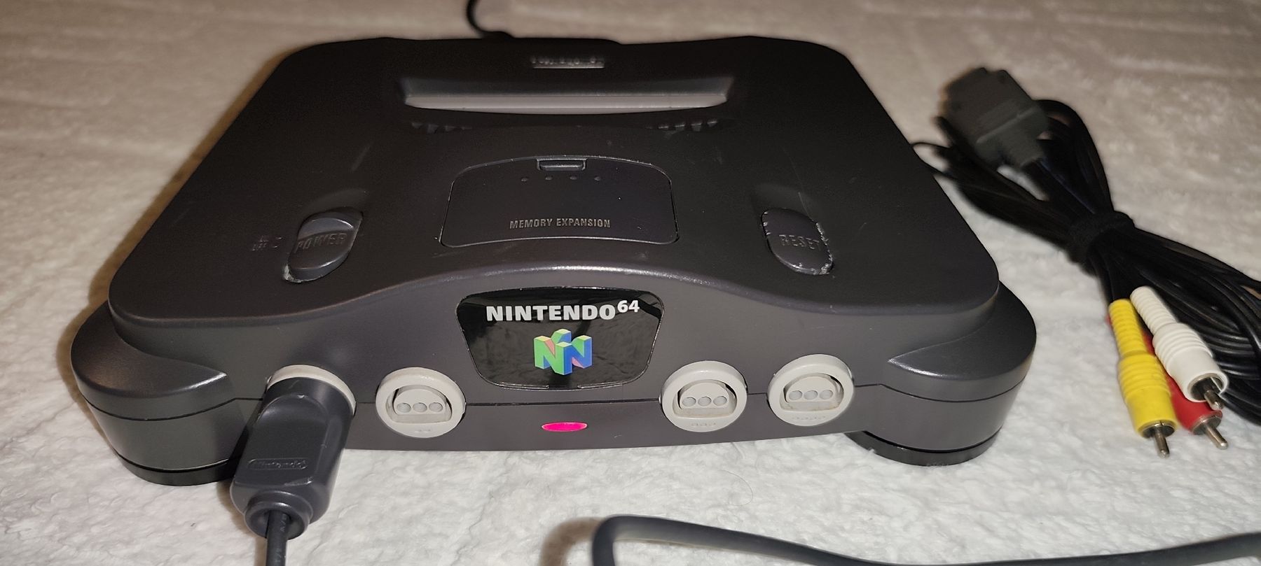 Nintendo Console: Nintendo 64 Konsole mit Controller und Kabeln gebracht. – Usato da Schänis venduto da Mugi_87_ 3