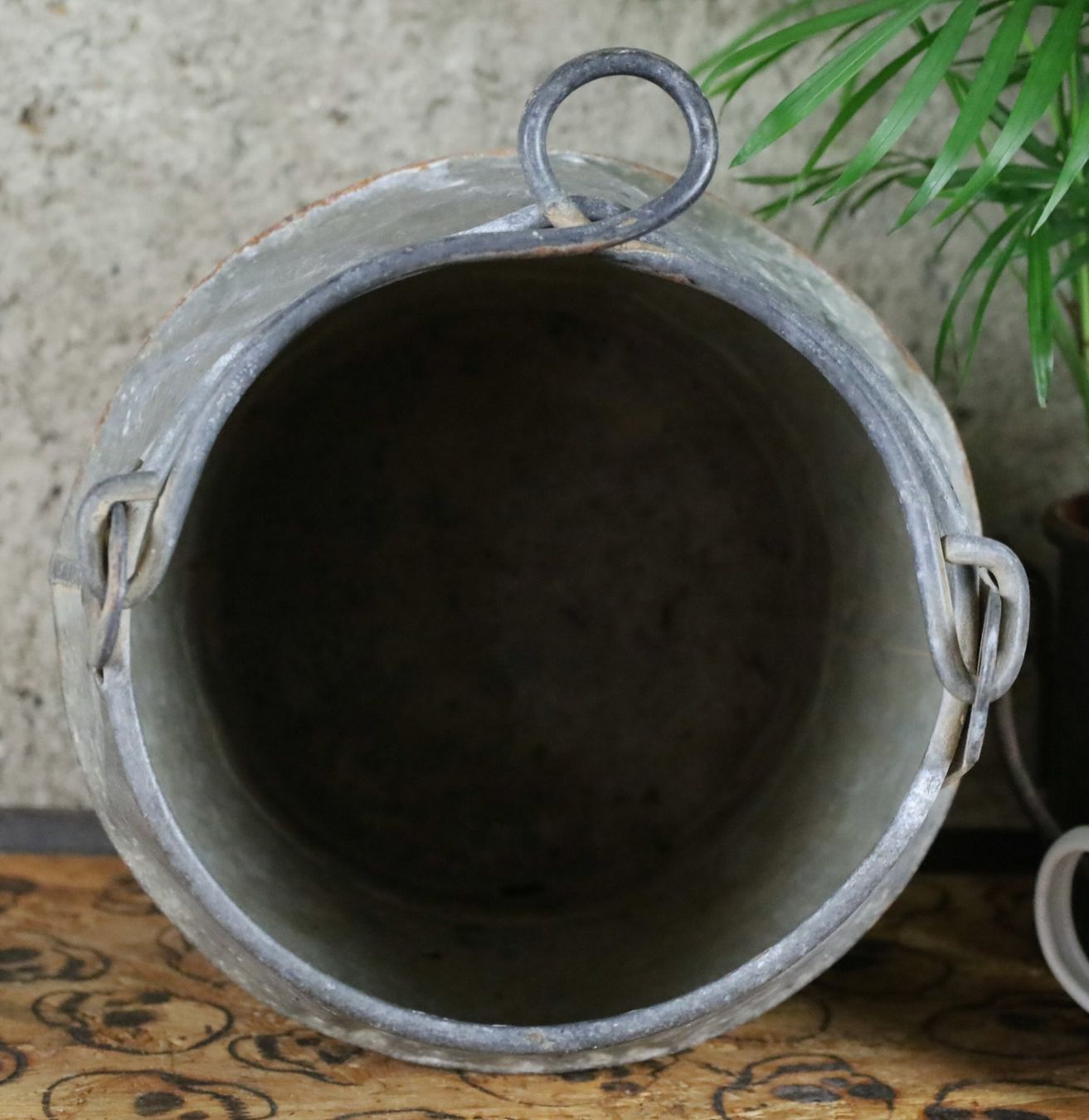 Alle Dekorationen: alter, grösserer Eimer / Brunneneimer mit schöner Patina – Gebraucht aus Birrwil von brandschatz_birrwil 4