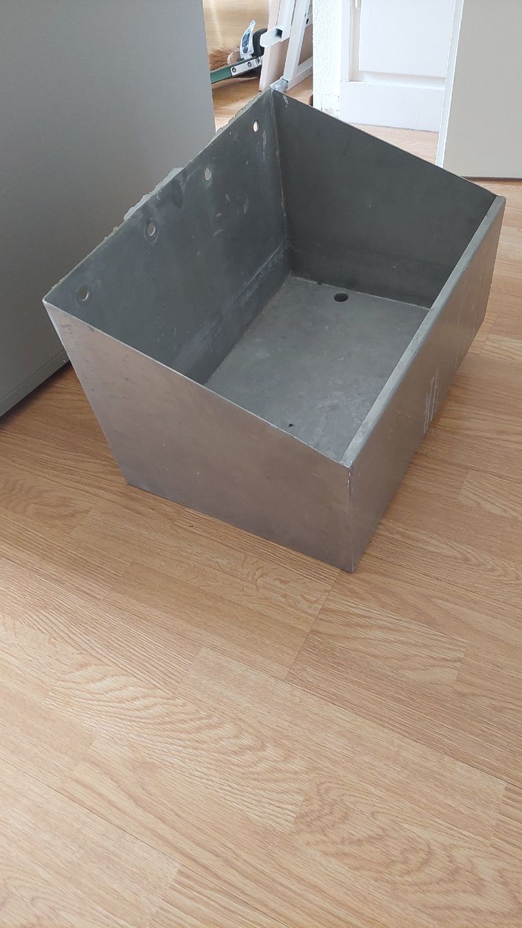Lavabi & lavandini: Wassertrog für Wandmontage mit Ablauf  – Usato da Arisdorf venduto da GoodJoice 4
