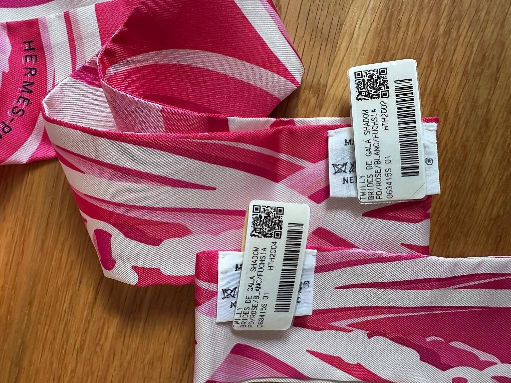 Foulards, Tücher & Schals: Hermès 2 Twilly Brides de Gala Shadow NEU mit Box – Neu und originalverpackt aus Basel von Ste_j5qf 1