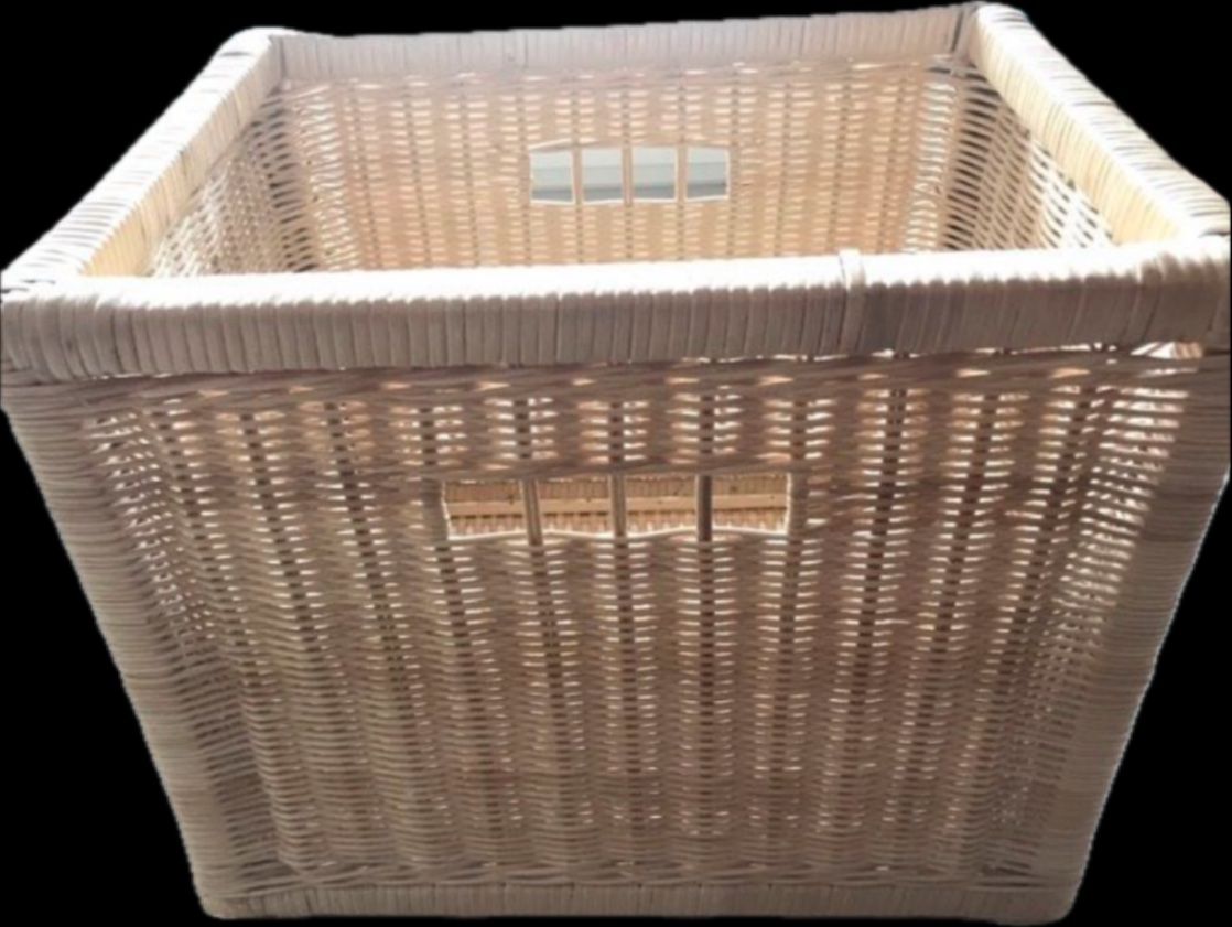 Sonstiges für Haushalt & Wohnen: Korb Körbe Weidengeflecht 40x32x32 – Gebraucht aus Arisdorf von Delfina010