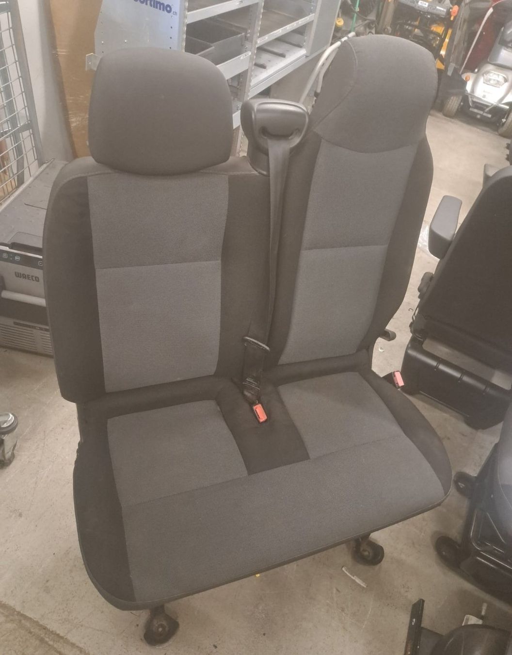 Alle Ersatzteile: Doppelsitz Renault Master – Gebraucht aus Lachen SZ von Dorfgarage950