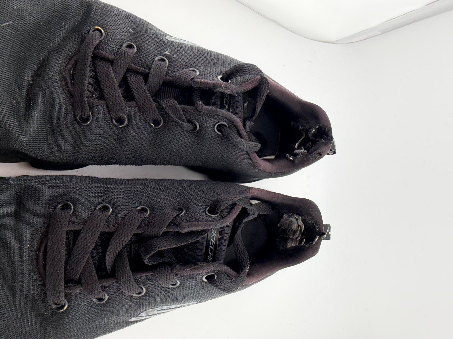 Scarpe da donna: Schwarze Skechers Schuhe – Usato da Riehen venduto da edu_92w7 5