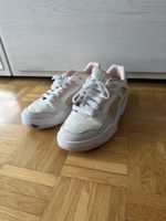 Puma White/Pink Sneakers