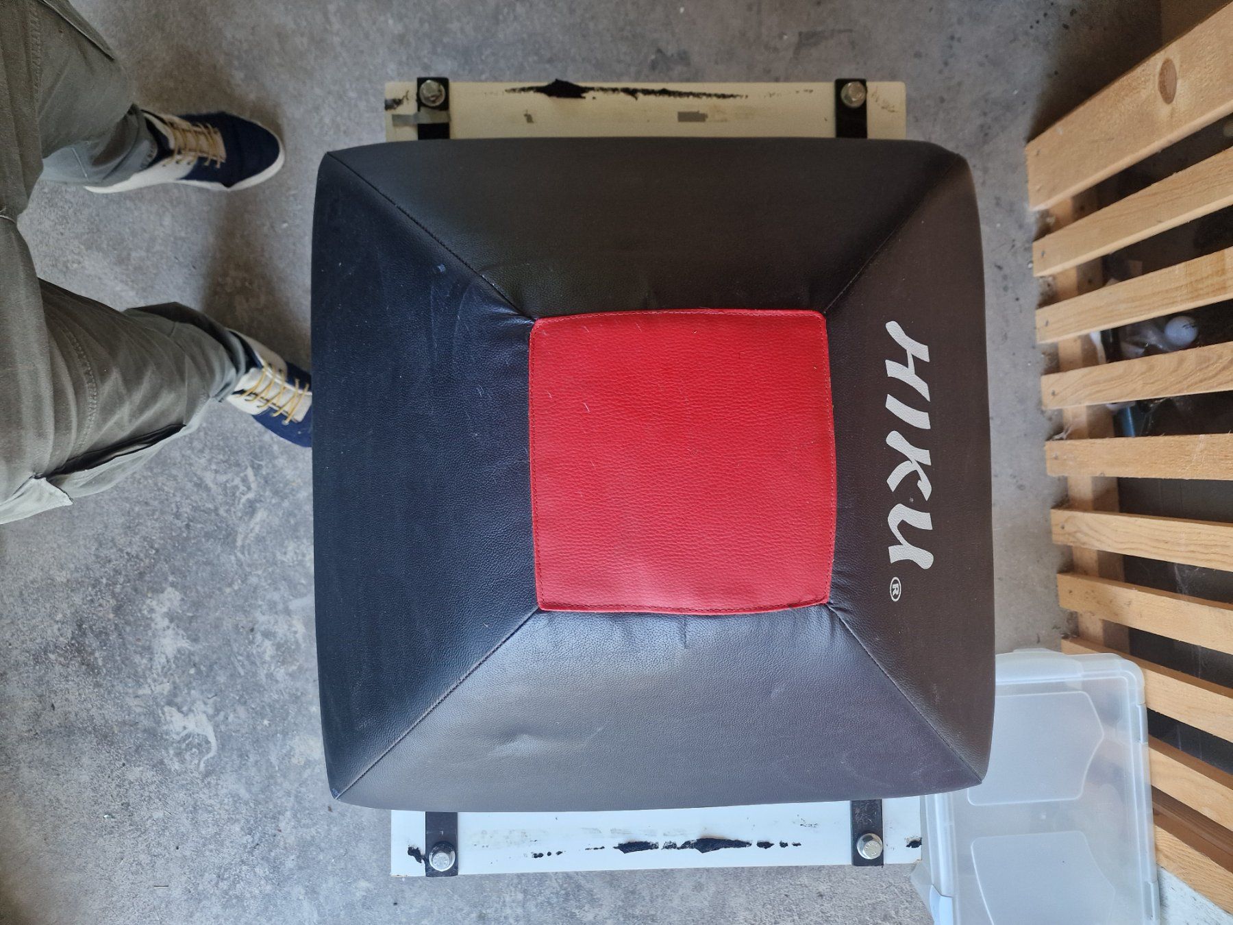 Sacchi da boxe: HIKU - Coussin de frappe mural – Usato da Fribourg venduto da Dimitrikaenel