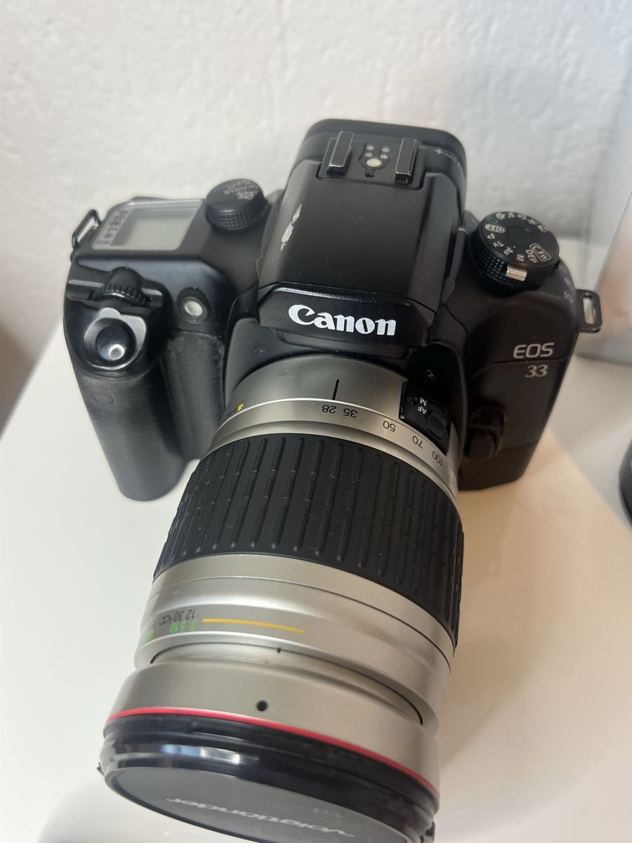 Canon Fotocamera: Canon EOS 33 argentique avec objectifs Voigtländer – Usato da Ipsach venduto da Worrior23 2