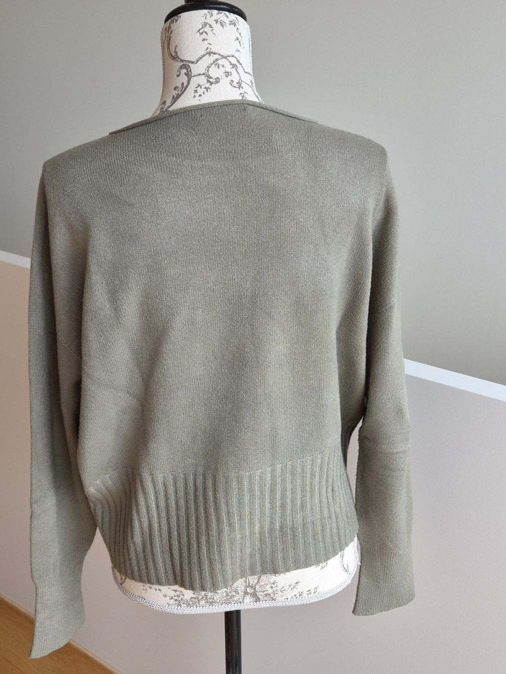 Maglioni & Felpe: Pullover Damen olivgrün – Usato da Spiegel b. Bern venduto da brand06 2