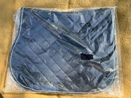 Schöne Schabracke in dunkelblau