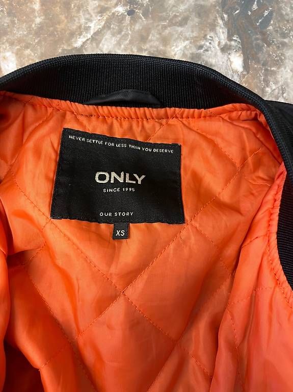 Jacken: Bomber - Jacke S – Gebraucht aus Volketswil von mel_vh2s