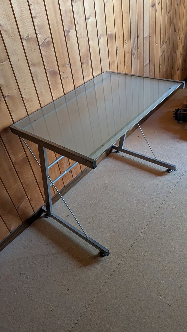 Scrivanie: Arbeitstisch mit Glasplatte – Usato da Rupperswil venduto da white.rabbit 1