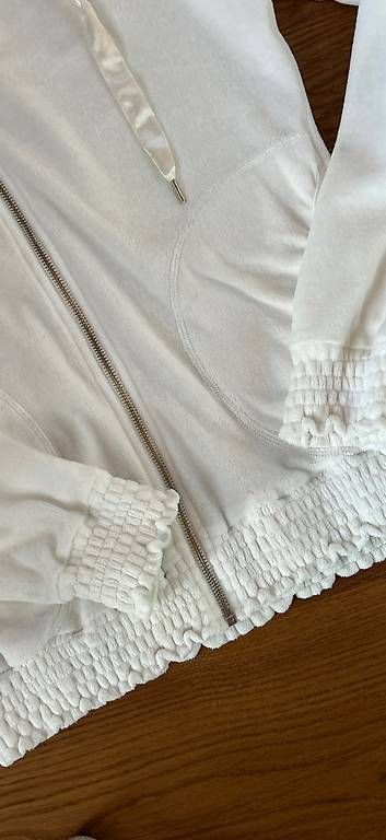 Jacken: Jacke Damen weiss Plüsch Gr.M – Gebraucht aus Gisikon von luz_l95s 1