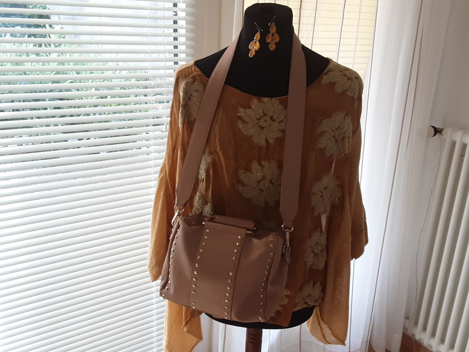 Lotti di vestiti: kleider packet gt 46  3 teili boutique – Nuovo (secondo la descrizione) da wolfhalden venduto da 46464646 5