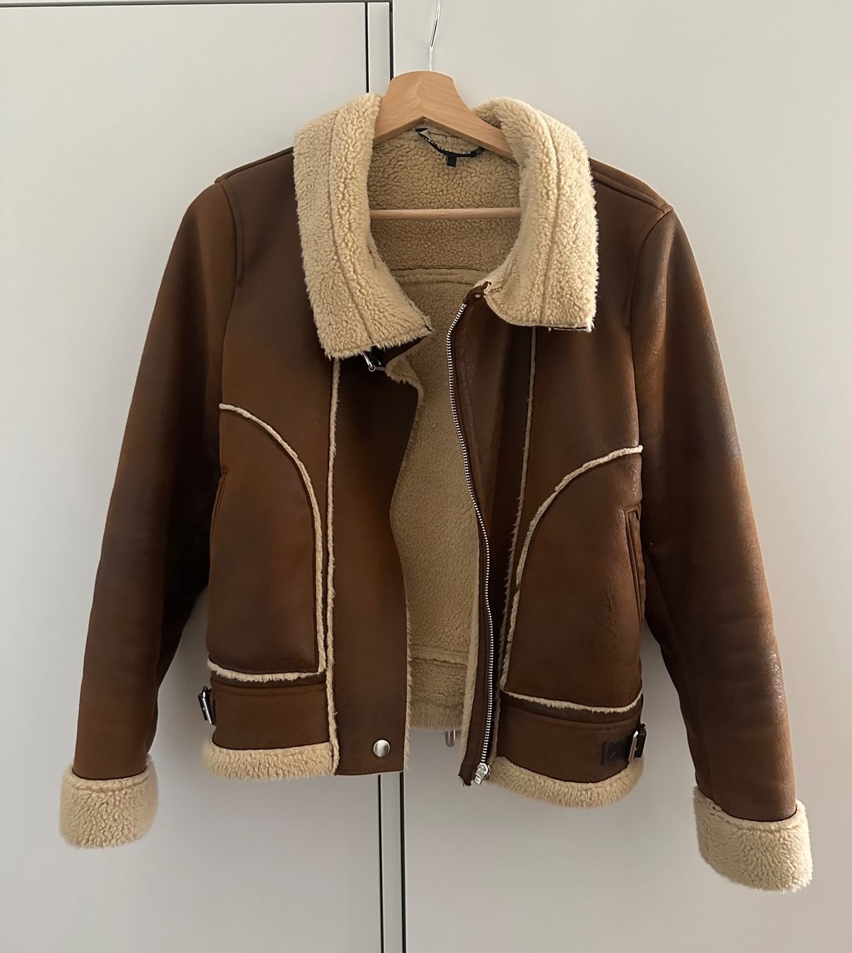 Zara Vestes: Braune Kunstlederjacke – D'occasion à Aarau par anouk.bruderer 2