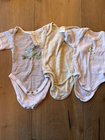3er Set Kurzarm Bodys Grösse 50/56