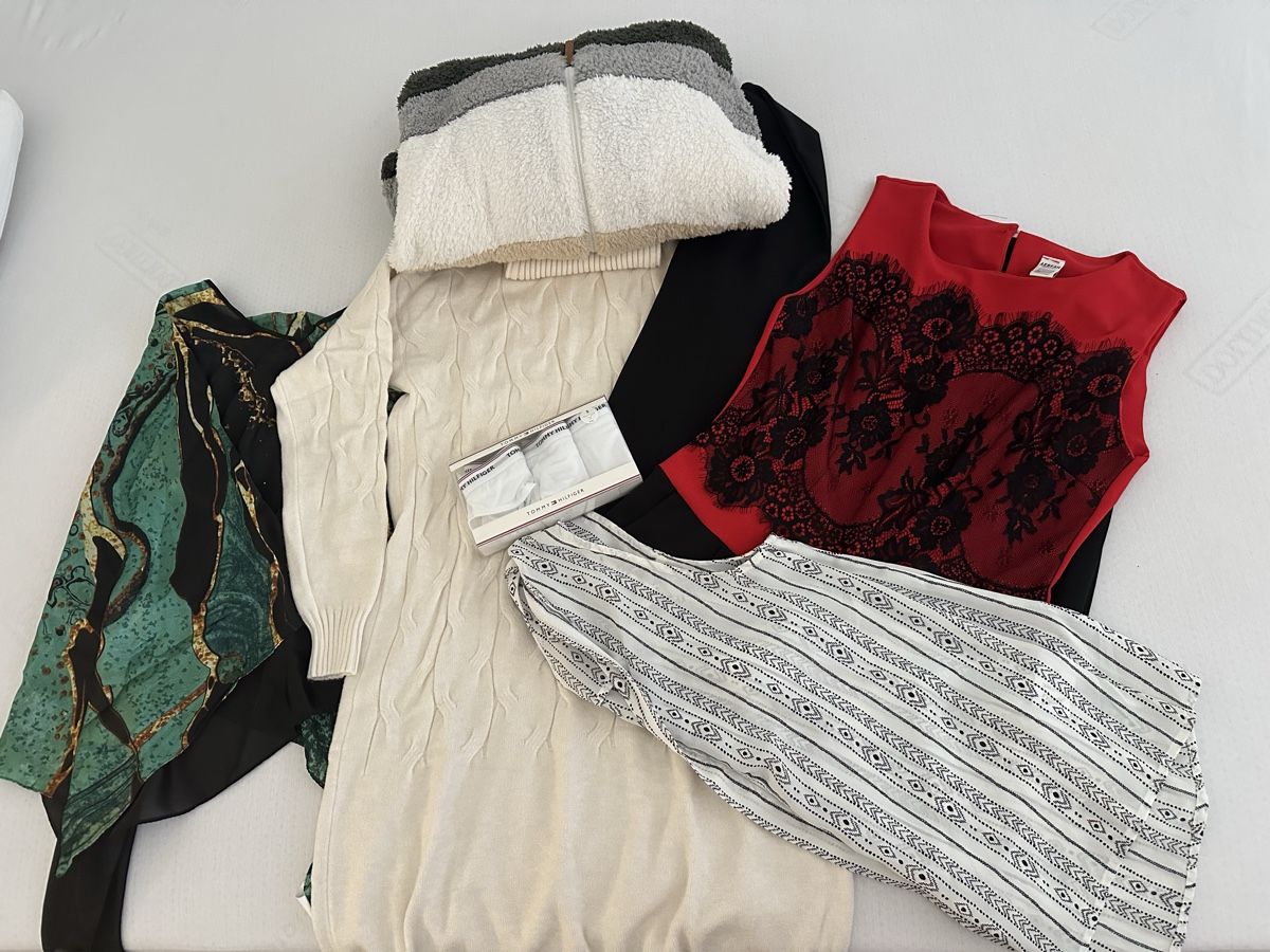 Lots de vêtements: Kleiderpaket //S/M// – D'occasion à Böckten par ZokaAugust 1