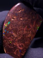 13.50ct Boulder Opal Australien – Rot Grün Blau Feuer