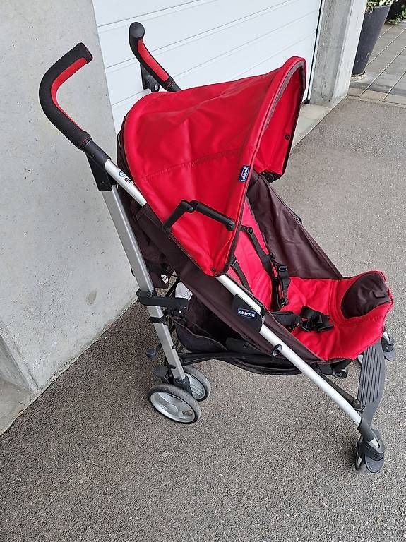 Kinderwagen: Poussette Chicco rouge – Gebraucht aus Bulle von MDJalf