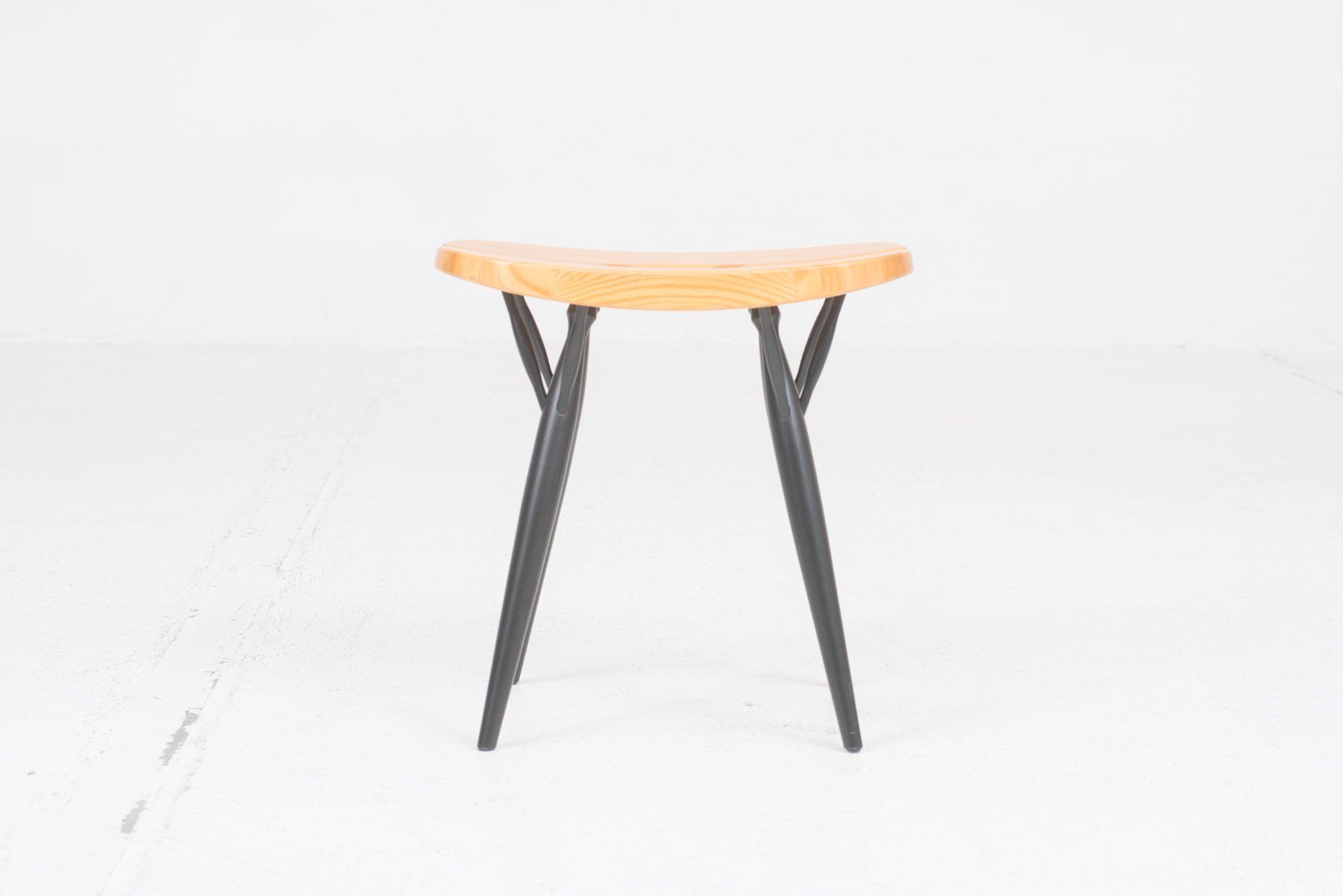 Artek Sgabelli: Artek Pirkka Hocker von Ilmari Tapiovaara – Usato da Zürich venduto da STUZH38 1