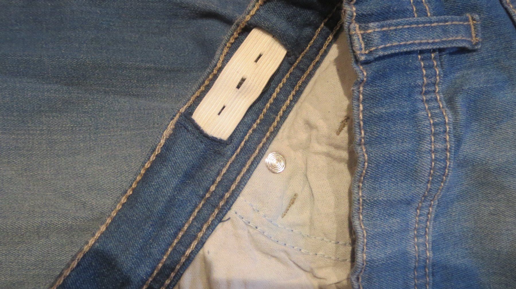 Pantaloni: KangaROOS Jeans, Top Zustand – Usato da Utzenstorf venduto da plus01 4