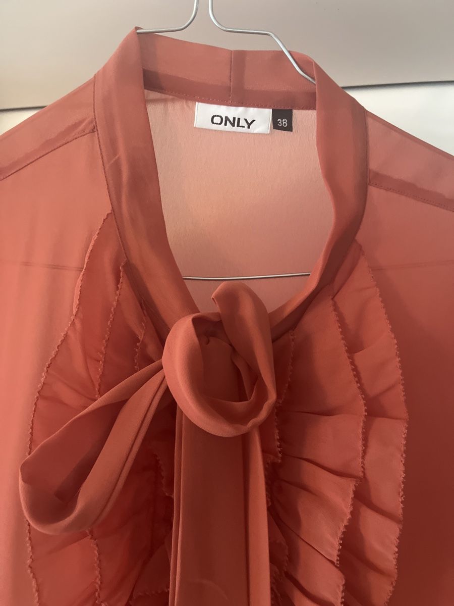 Only Camicette: Bluse Chiffon 38 only apricot/orange Schleife – Usato da Zürich venduto da kleinesgrau 1