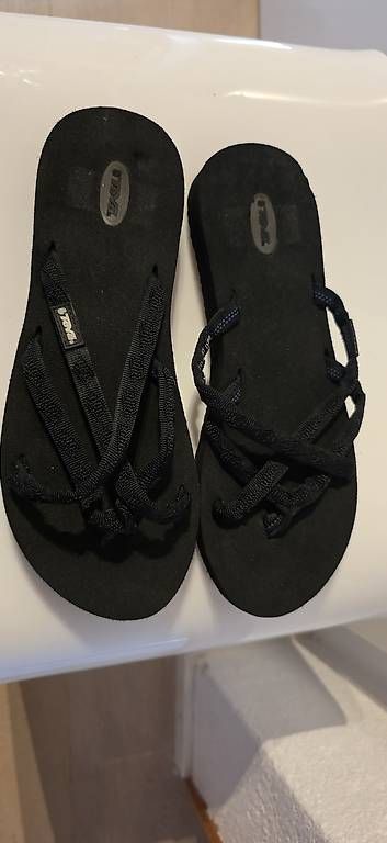 Scarpe da uomo: Teva Zehentrenner, schwarz  – Usato da Wolfhausen venduto da LoukAudio 2
