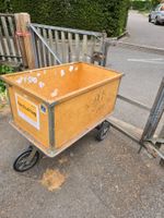 Original PTT Rollwagen, robust und praktisch
