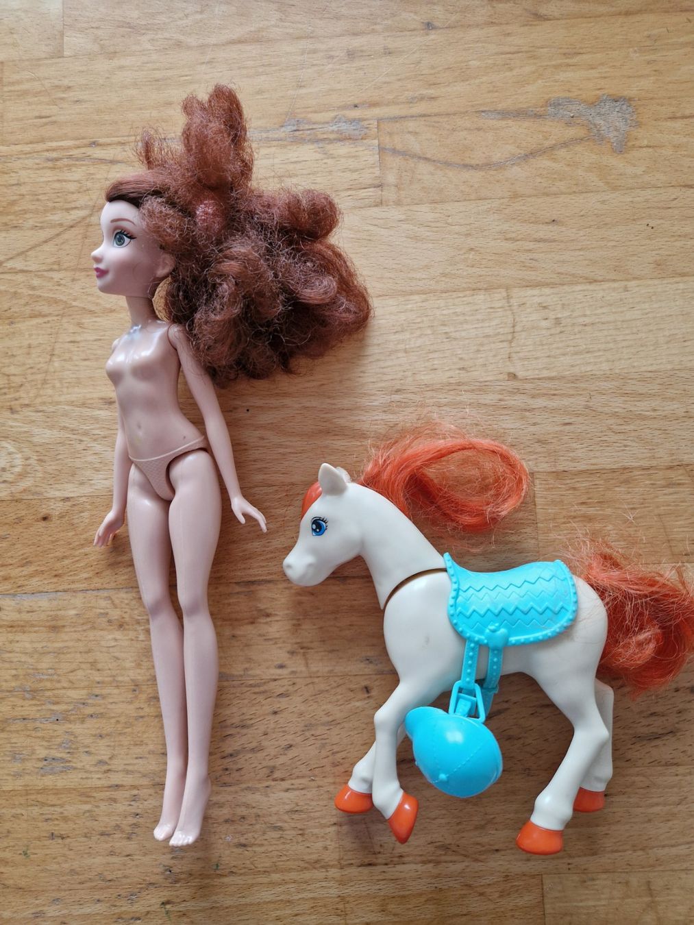 Hasbro Spielzeuge: Barbie mit Pferd – Gebraucht aus Münsingen von Ruthli7