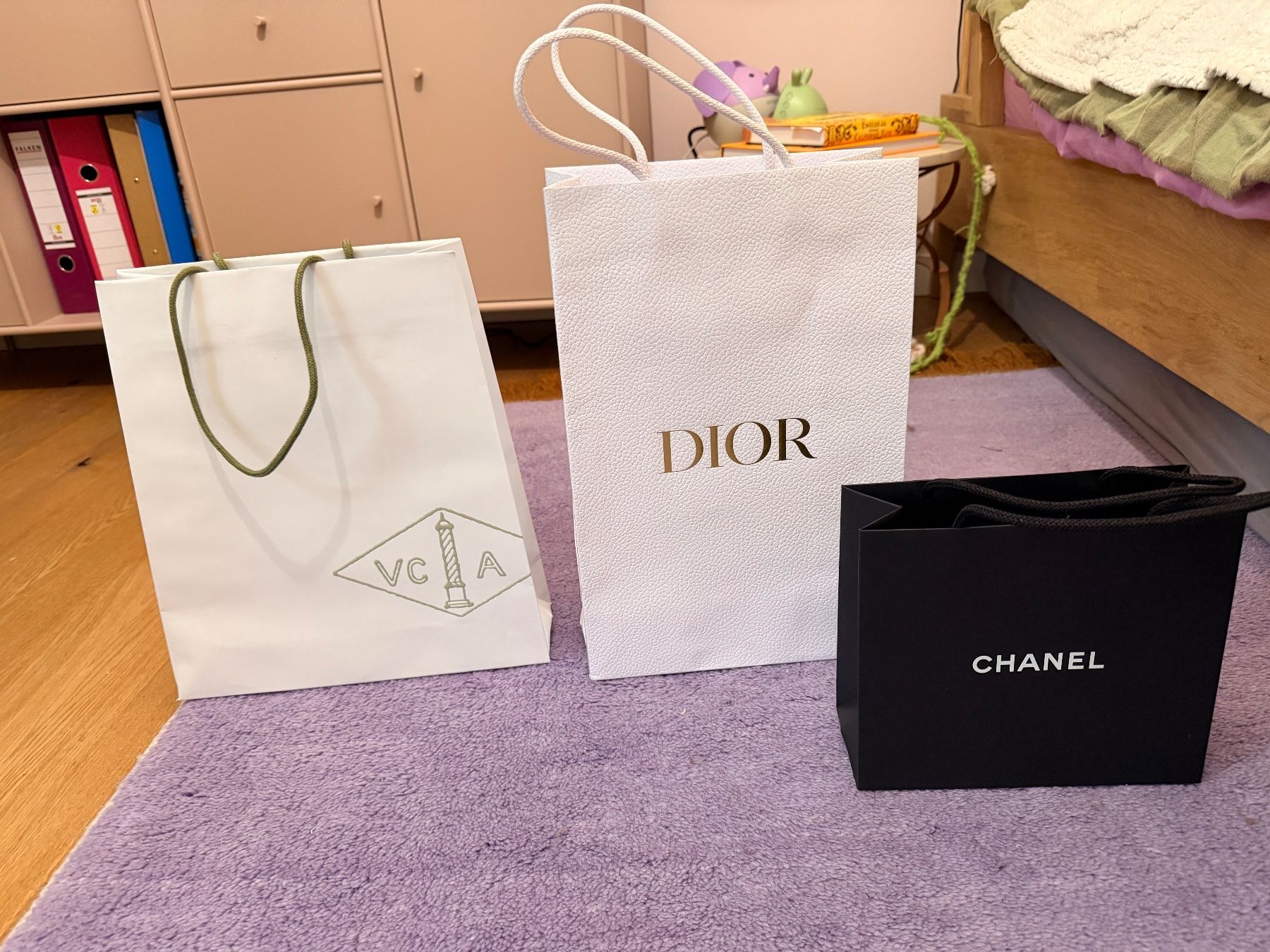 Dior Borse: Van Cleef & Arpels + CHANEL + Dior Shopping Bags – Nuovo e nell'imballaggio originale da Männedorf venduto da iza04 8