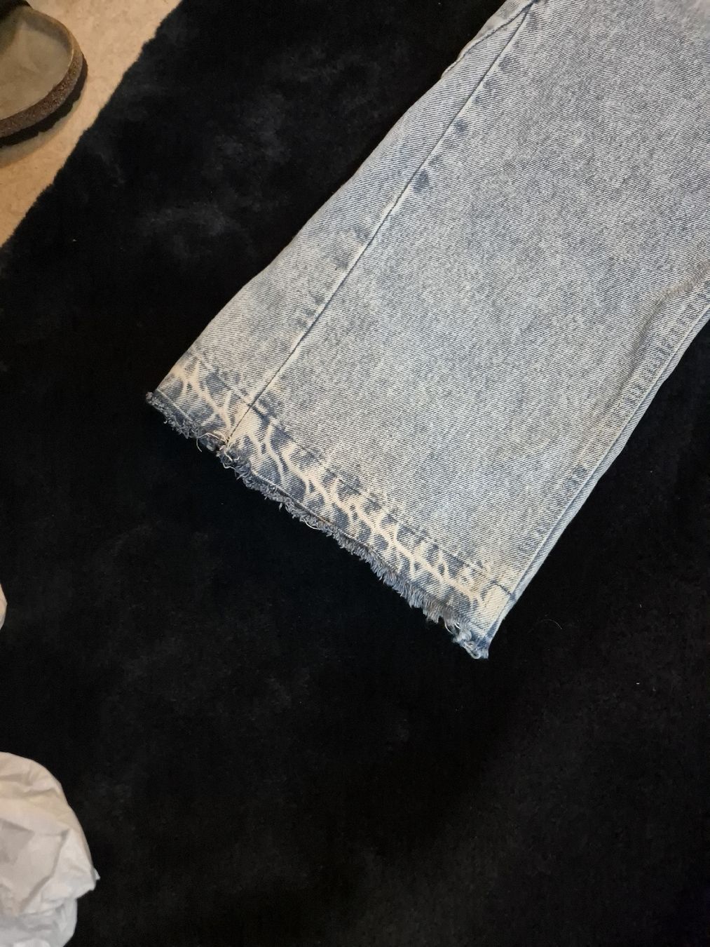 Jeans: Jeans hellblau Grösse S mit ausgefranstem Saum Flared – Usato da Zürich venduto da Drago670 2