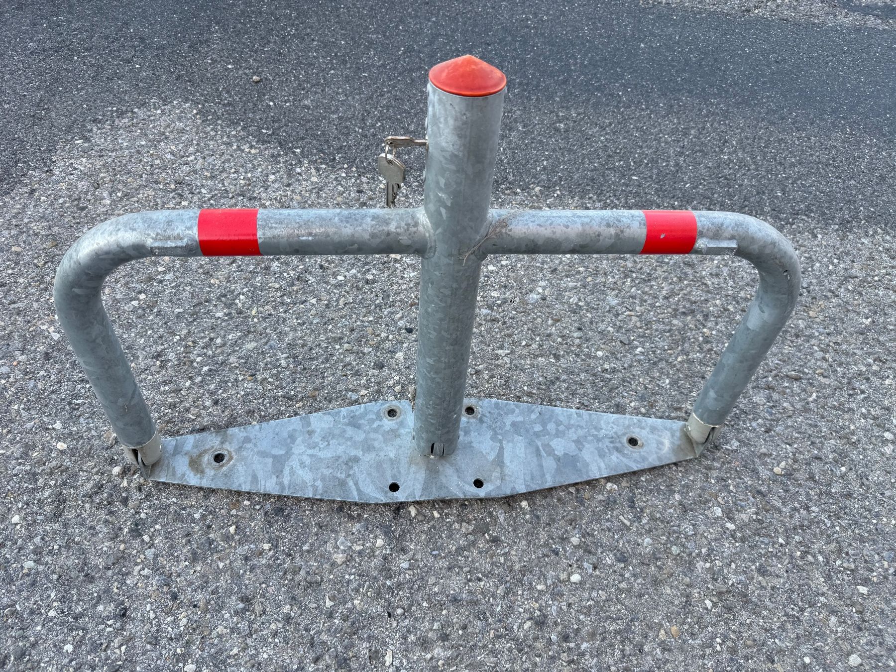 Cadenas: Parkplatzsperre – D'occasion à Lobsigen par ChlyWirt1