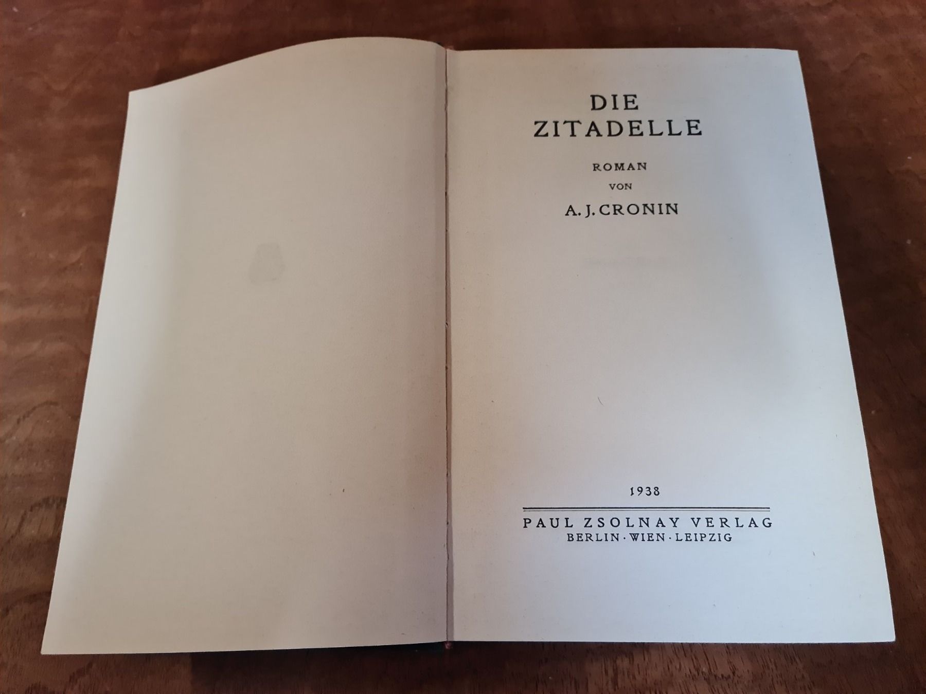 Bücher: Die Zitadelle – Gebraucht aus Erstfeld von Mario_boe0 2