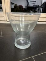 Schöne Glasvase, ideal für Blumenarrangements im Haus!