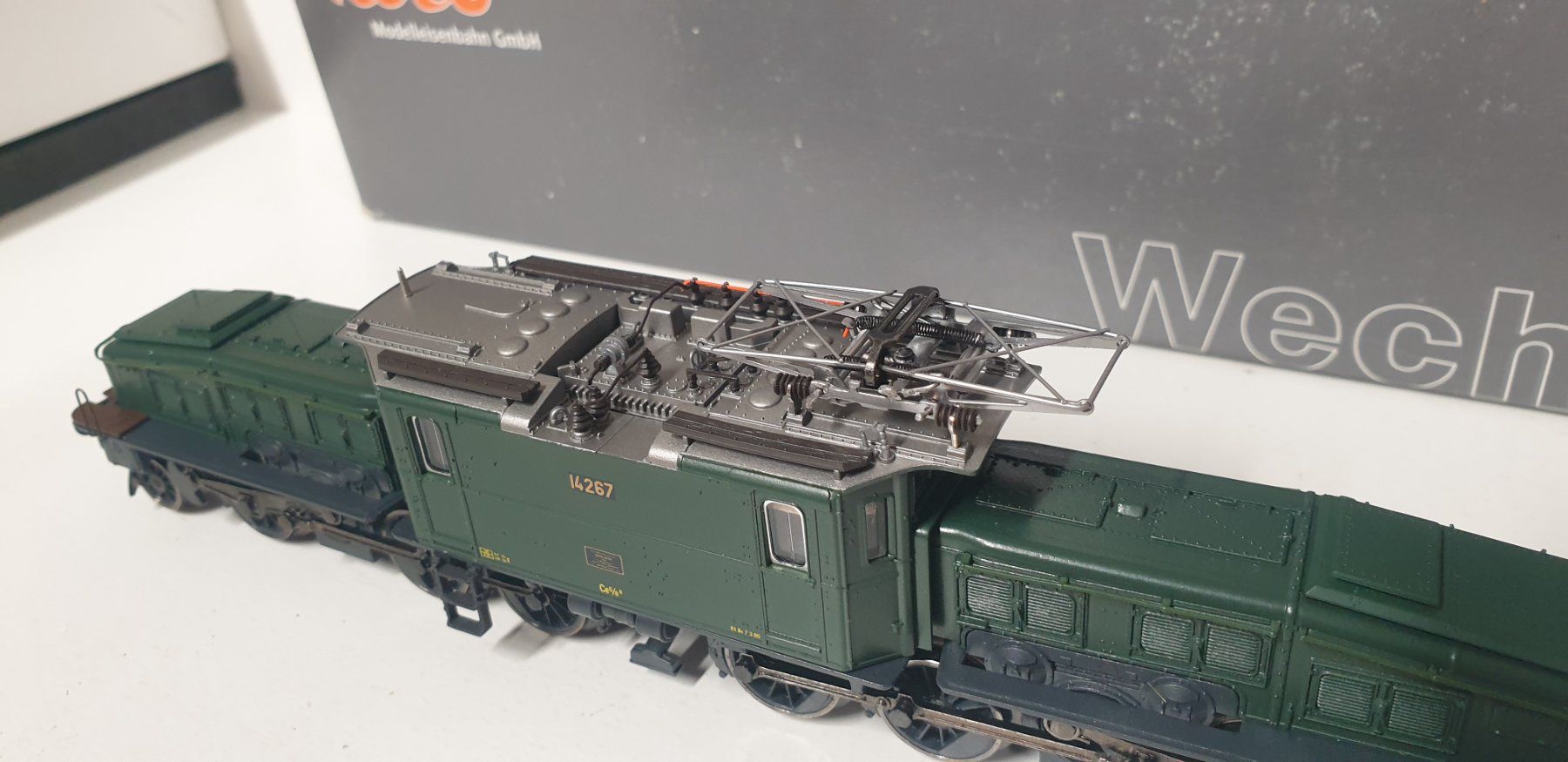 Roco Modellini di ferrovie: Roco SBB Ce6/8 Rangierkrokodil Digital H0/AC 69848 – Usato da Neuenhof venduto da ludovicco 3