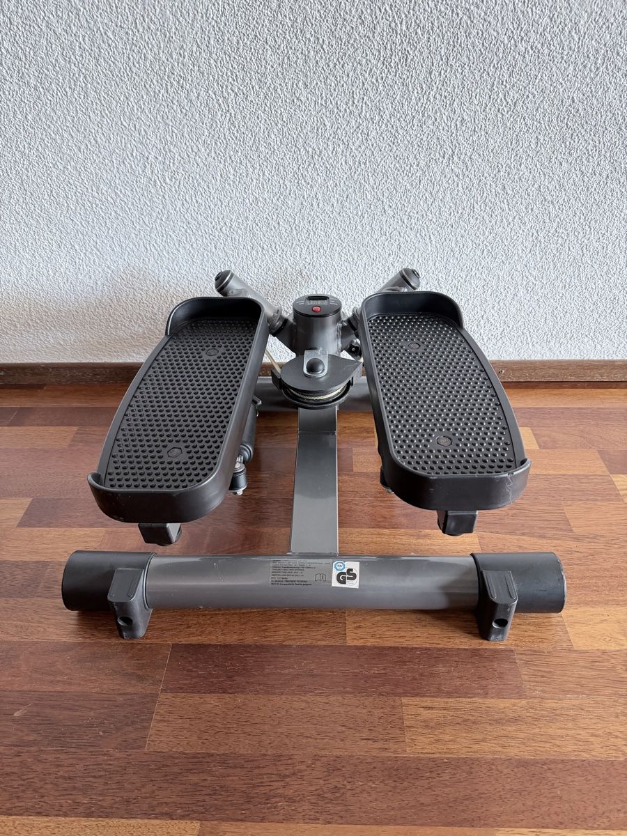 Hometrainer: Mini Stepper avec affichage numérique, bon état – Gebraucht aus Givisiez von krl_8f2w