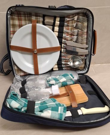 Kompletter Picknick-Rucksack für 4 Personen, neuwertig