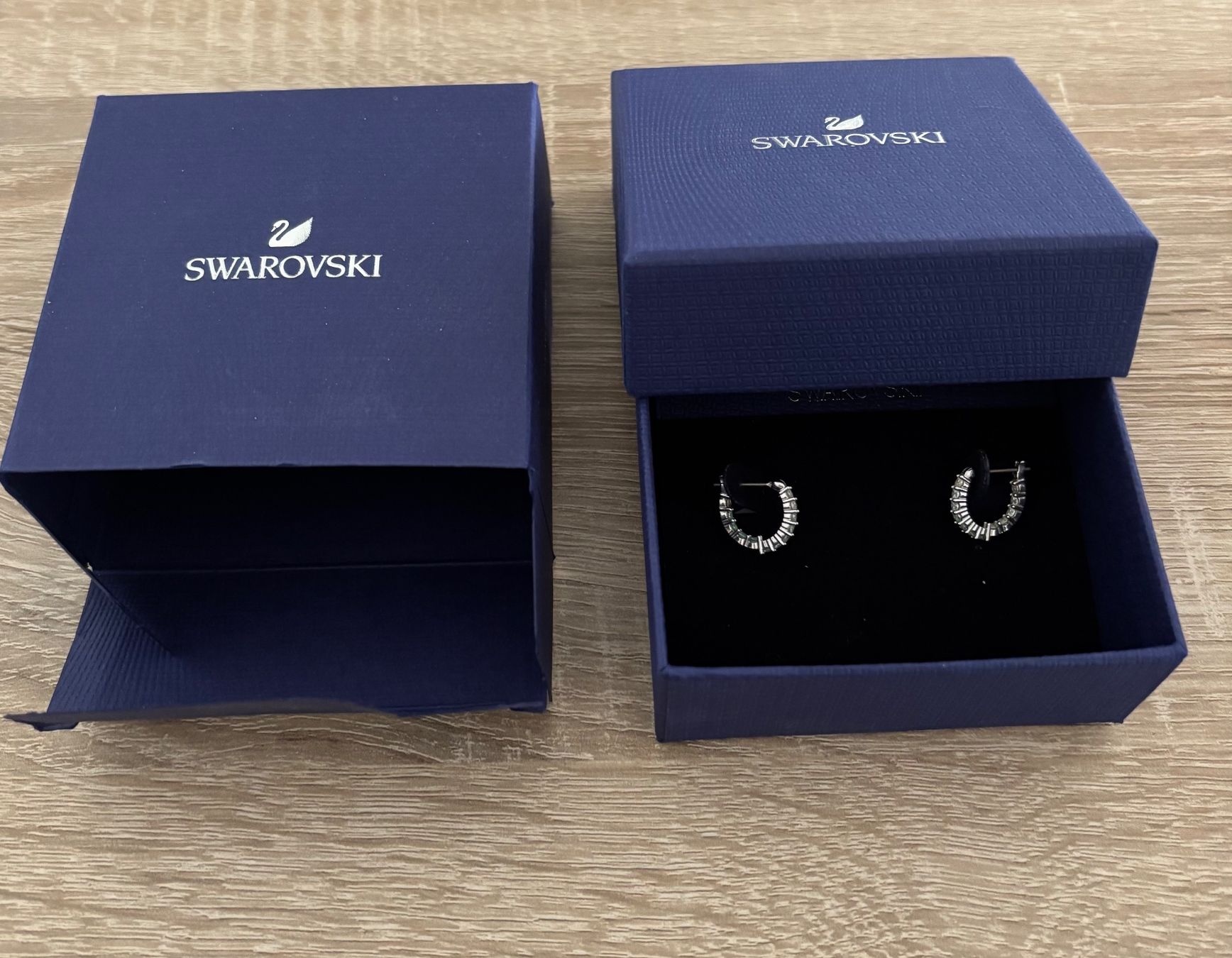 Swarovski Orecchini pendenti & Orecchini a lobo: Swarovski Ohrringe, Mini Hoop – Usato da Goldau venduto da Zahnfee888