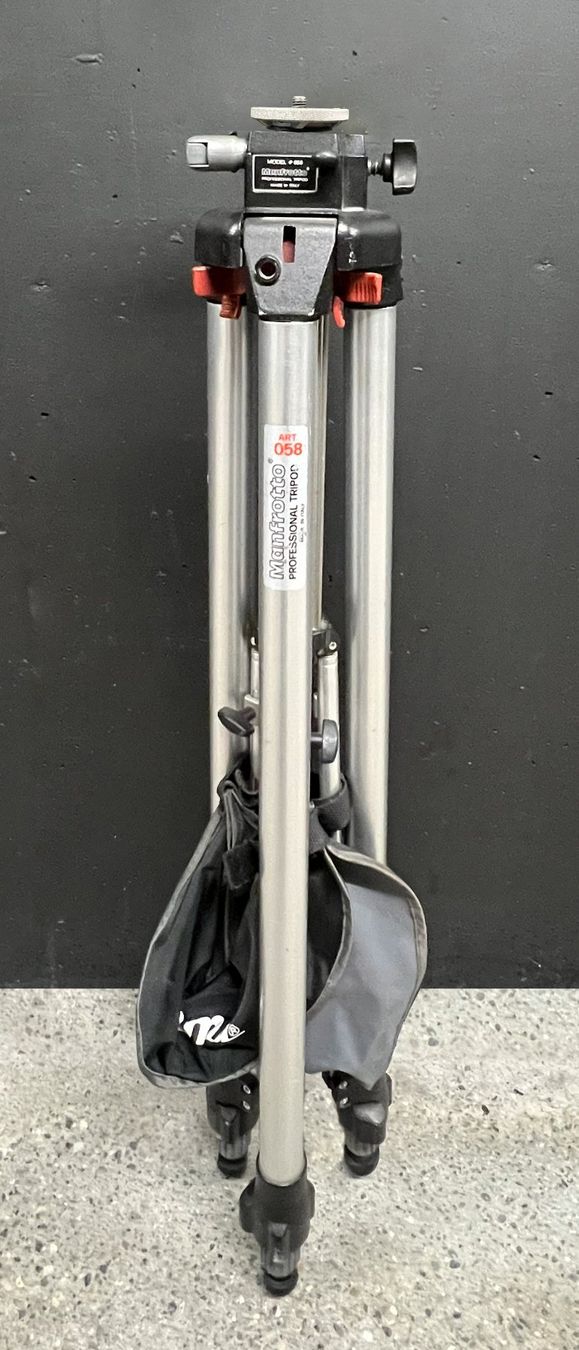 Manfrotto Stative & Stativköpfe: Manfrotto Stativ mit Ablagebeutel – Gebraucht aus Engelberg von TC55 1