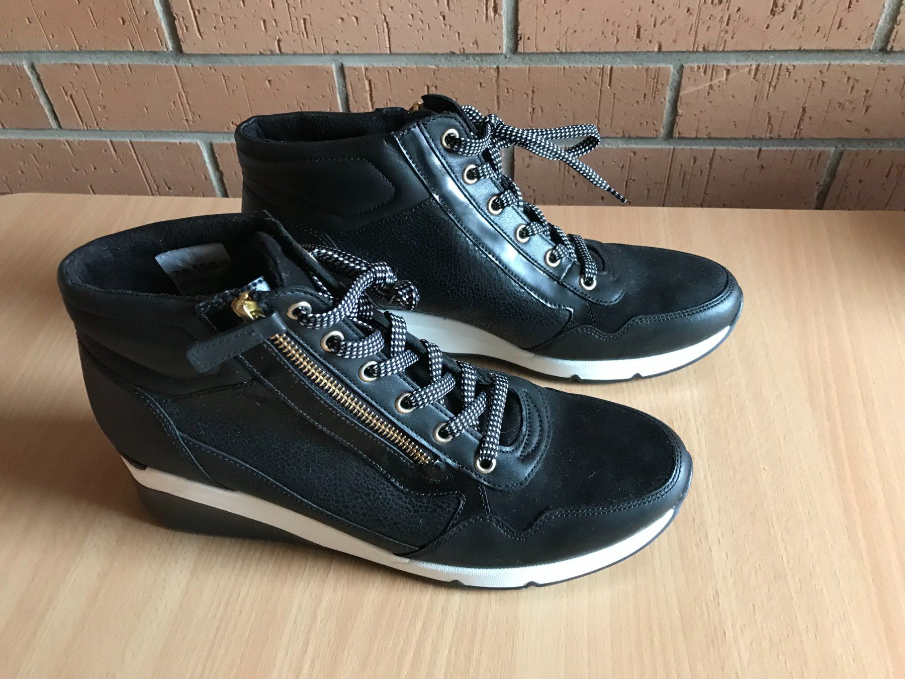 Gabor Scarpe da donna: GABOR Schwarze Stiefeletten, Grösse 7,5 – Nuovo e nell'imballaggio originale da Brunnenthal venduto da Eco07