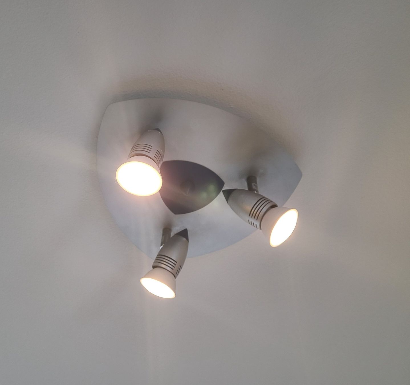 Kronleuchter & Deckenlampen: Design Deckenlampe, 3-flammig, Alu/Blau – Gebraucht aus Egg b. Zürich von alpenchueli 3