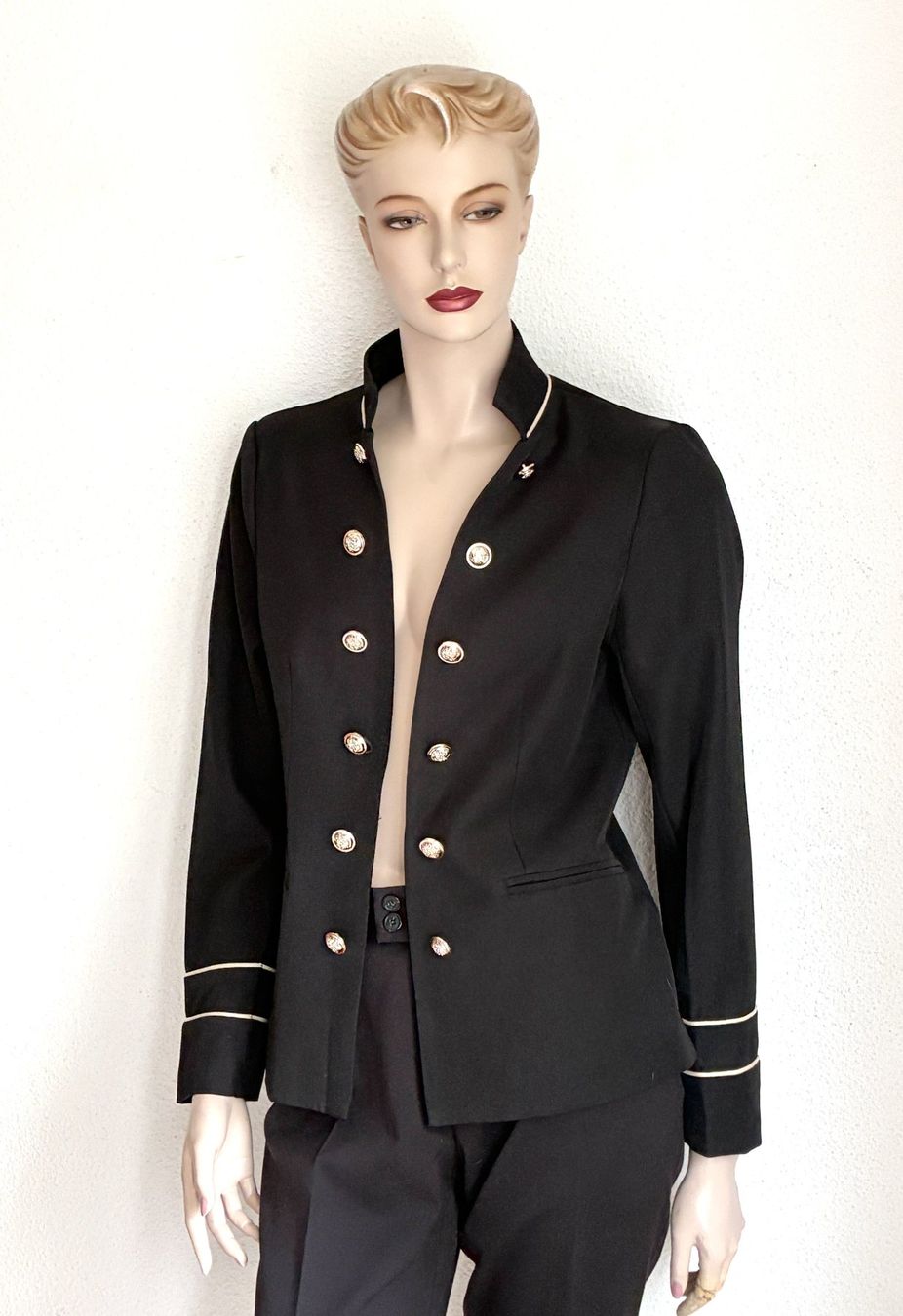 Completi & Tailleur: Schwarzer Anzug im Marine-Stil Grösse 38 – Usato da Kloten venduto da Nephty