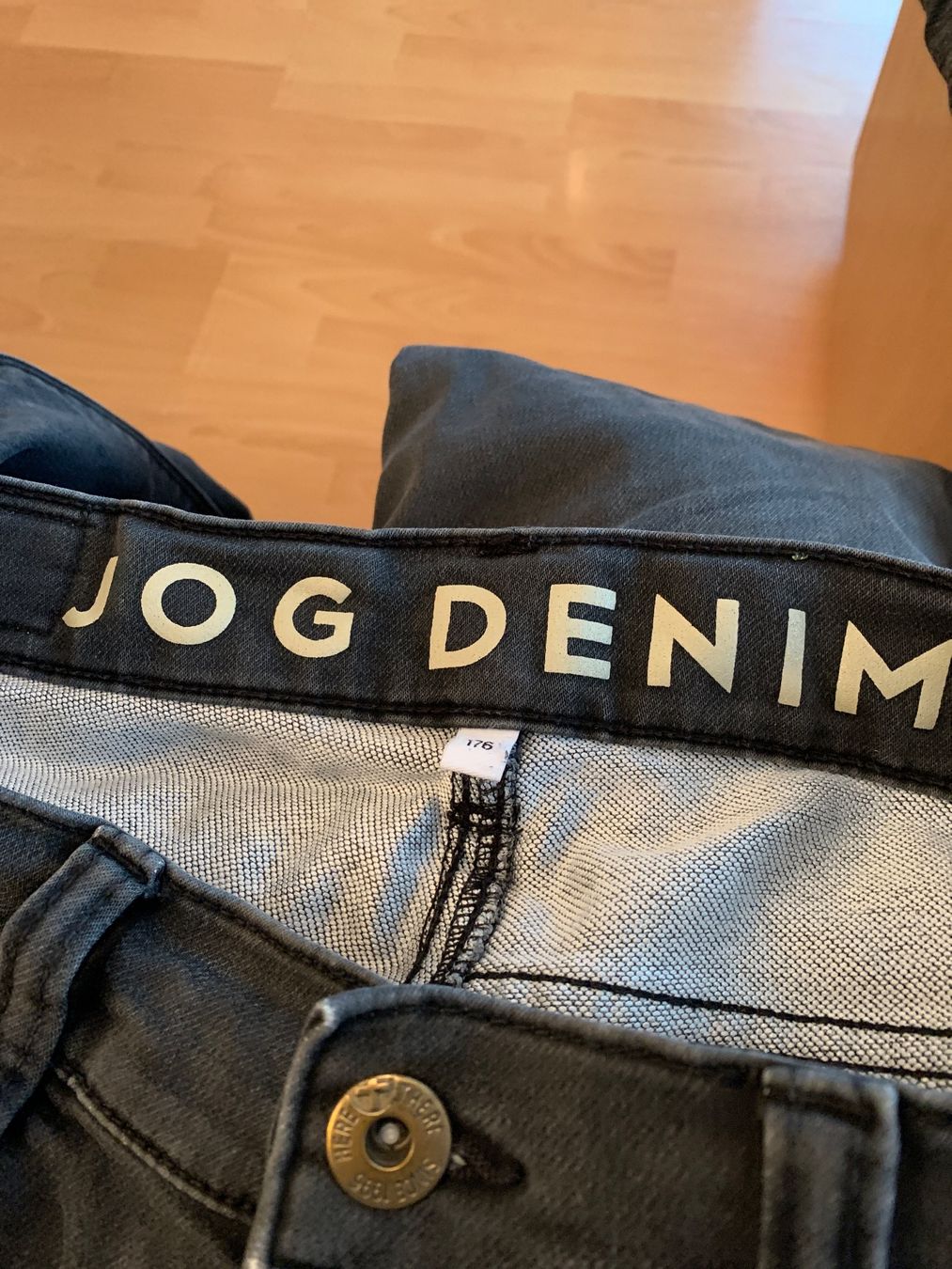 Jeans: Pantalon Jog Denim taille 176 – Usato da MEYRIN venduto da Gwendo10 2