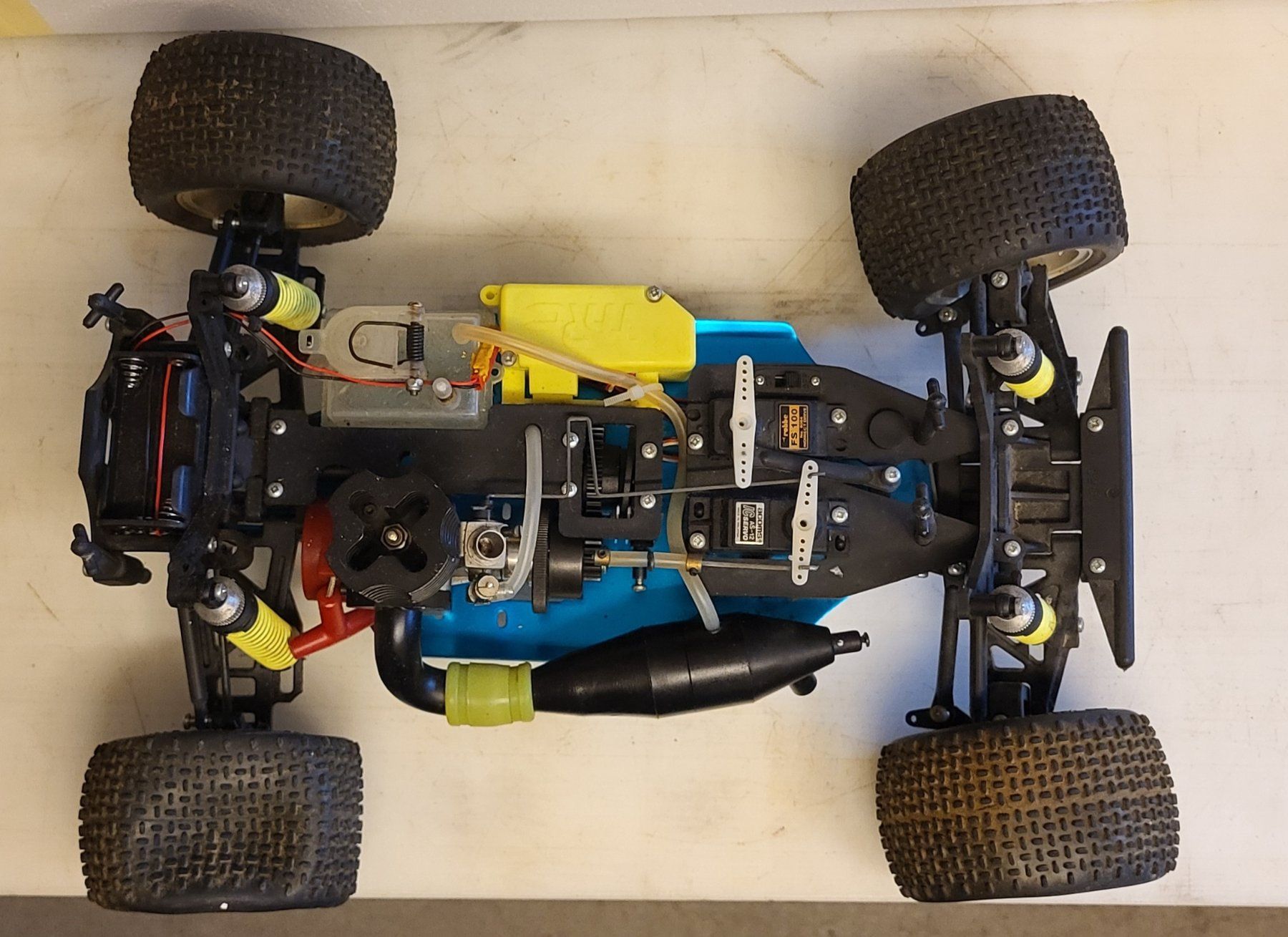 Modellismo RC: Ancienne voiture RC – Usato da Villars-sur-Glâne venduto da rifzari 2